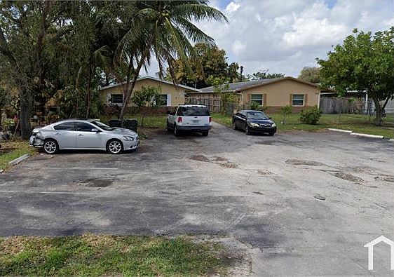 2nd image of 709 SW 15th Ave APT 2