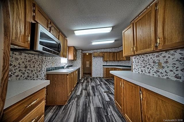 2nd image of 1090 Enterprise Ln