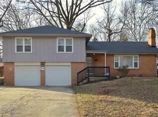 3426 S Denton Rd, Independence, MO 64052