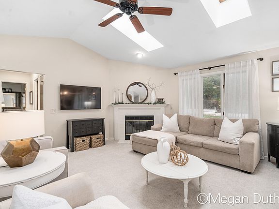 5th image of 2743 Olivia St NW