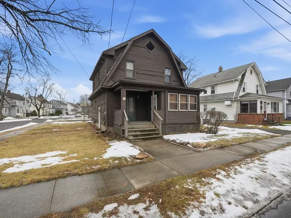 135 Newbury St, Chicopee, MA 01013