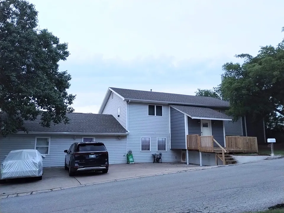 730 Thunderbird Rd