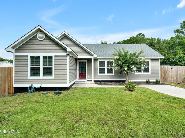 1139 E Leonard Street, Southport, NC 28461