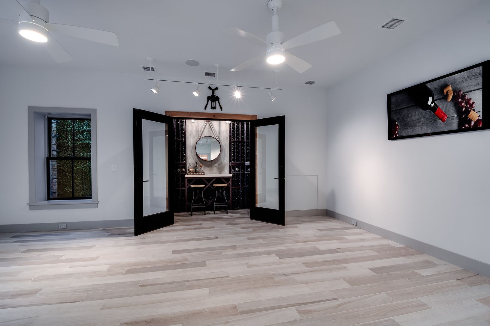  Bonus room - for gym, play room or yoga studio