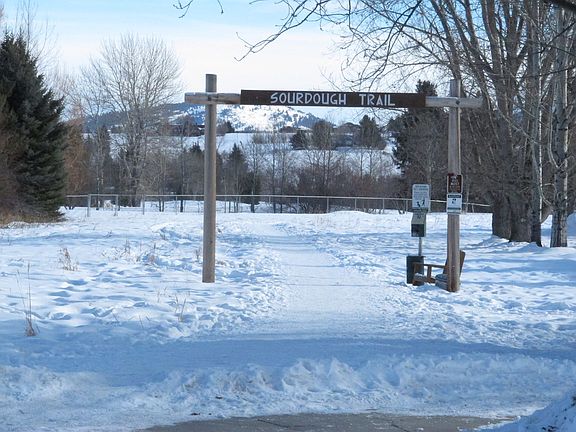 Entrance to Sourdough trail