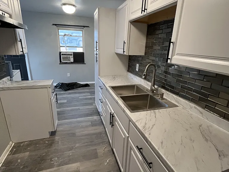 2414 Hancock Ave #2418 — Photo 5