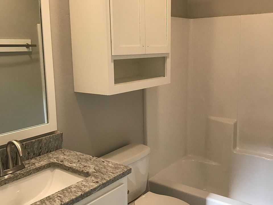 Downstairs full bath