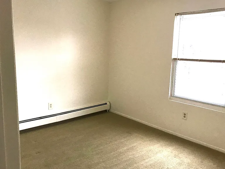 96 Walnut St #4 — Photo 4