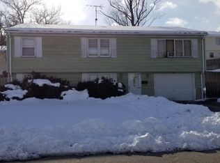 23 Oneida St, Johnston, RI 02919