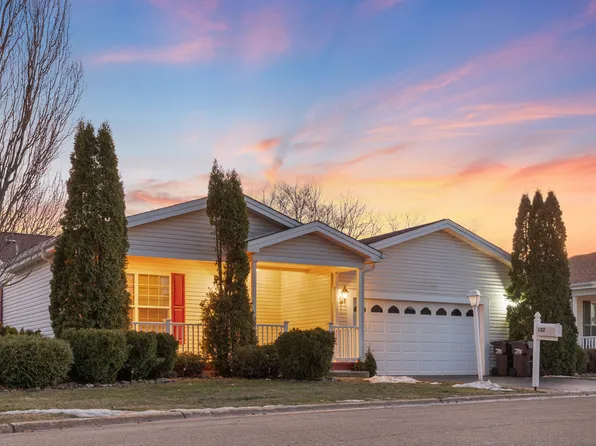 102 Hitching Post Ln, Grayslake, IL 60030