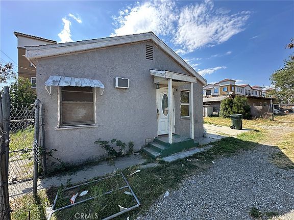 3rd image of 16246 Arrow Blvd