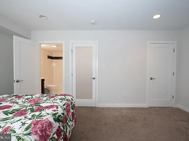 601 Poplar St — Photo 37
