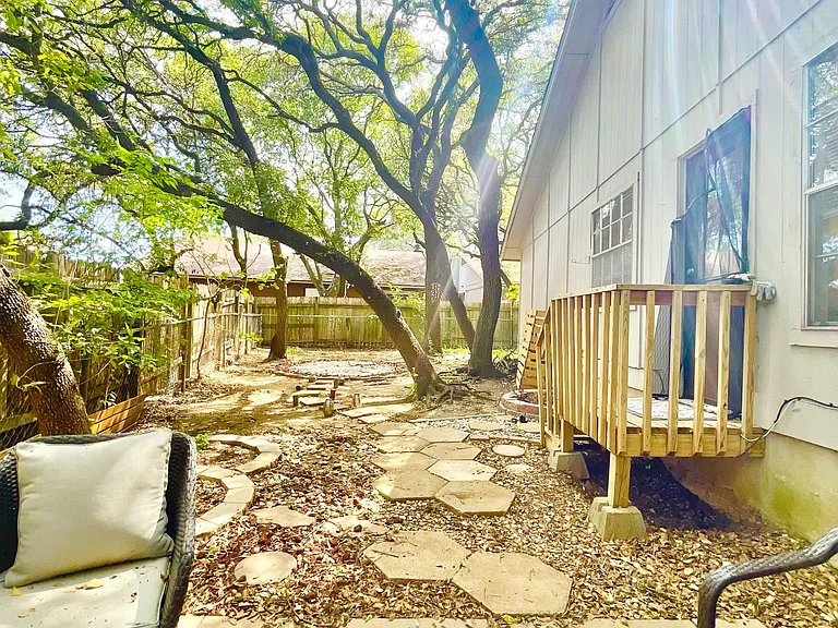 7103 Woodhue Ct #A — Photo 37