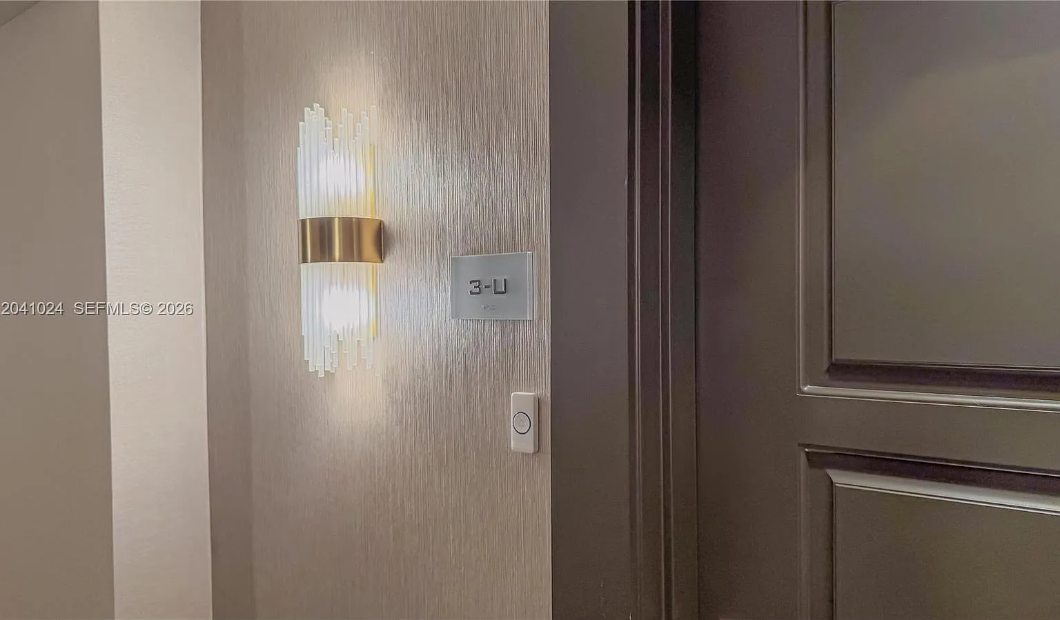 Balmoral Condo — Photo 4