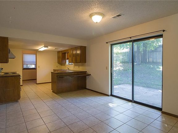 3rd image of 1120 S 28th St