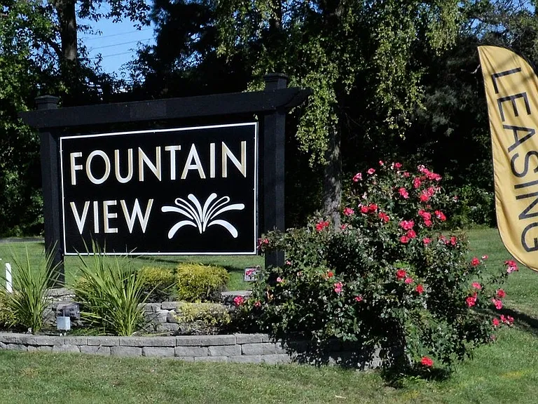 Fountainview Apartments — Photo 1