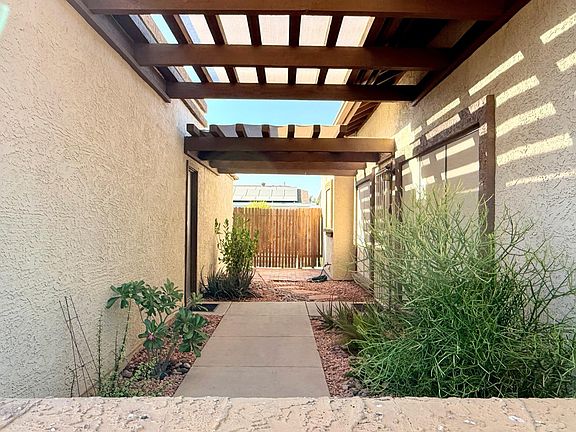 2nd image of 4148 W Villa Maria Dr