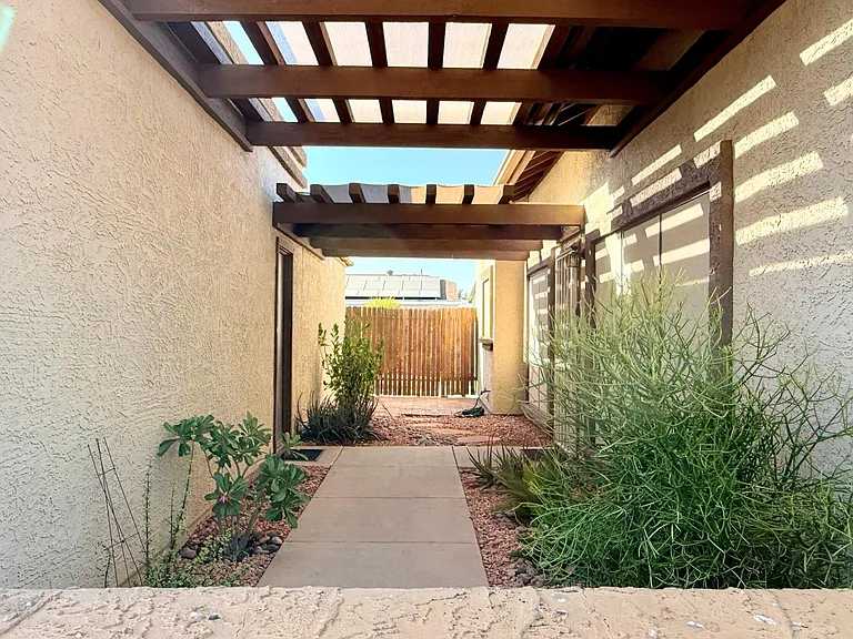 4148 W Villa Maria Dr — Photo 2