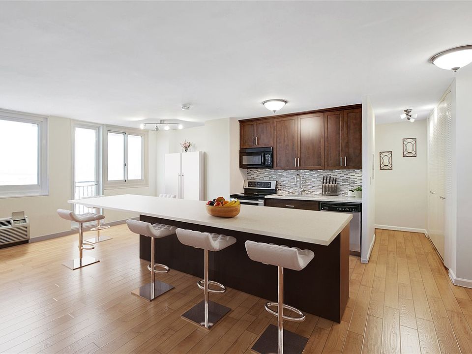 1st image of 100 Manhattan Ave APT 1912