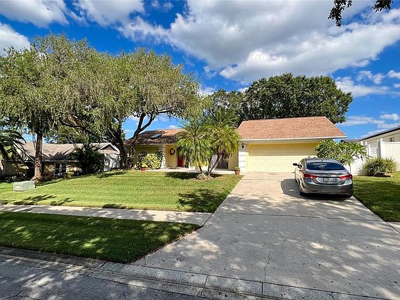 3rd image of 5176R Lake Valencia Blvd E