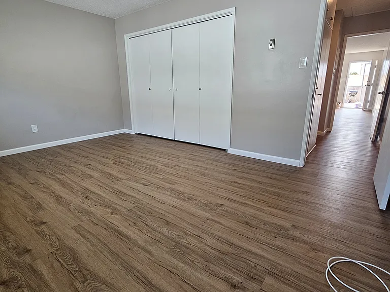21007 Ladeene Ave #C — Photo 16