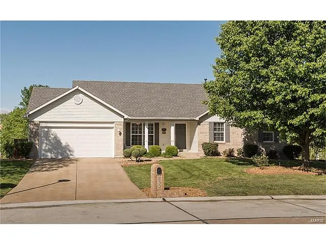 137 Sanctuary Dr photo 1