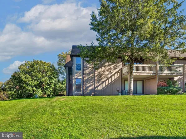 8509 Barrington Ct Unit E, Springfield, VA 22152