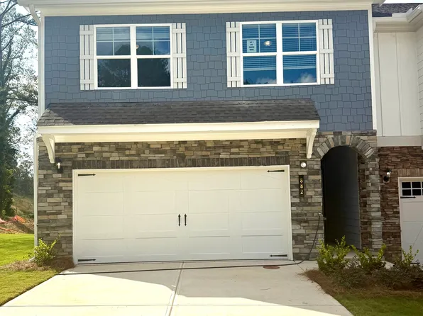 882 Porter Ridge Ln, Decatur, GA 30032