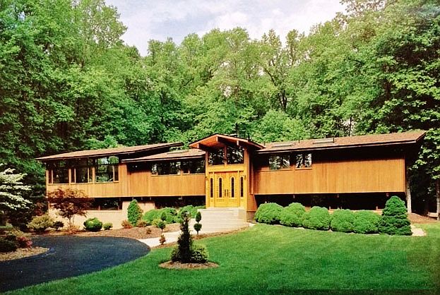 2nd image of 8700 Falls Rd