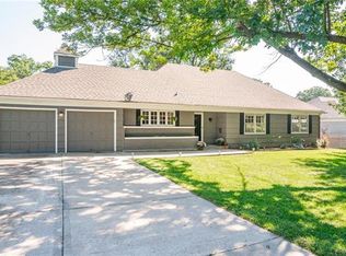 5107 Howe Dr, Roeland Park, KS 66205