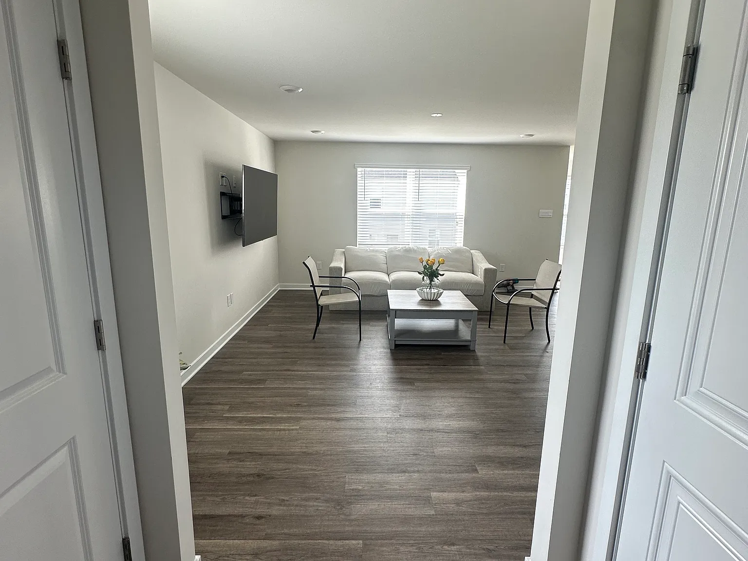 4 bed, 2278 sqft, $2,650 — Photo 4