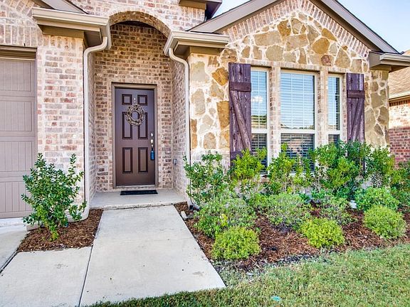2nd image of 1821 Pecan Grove Dr