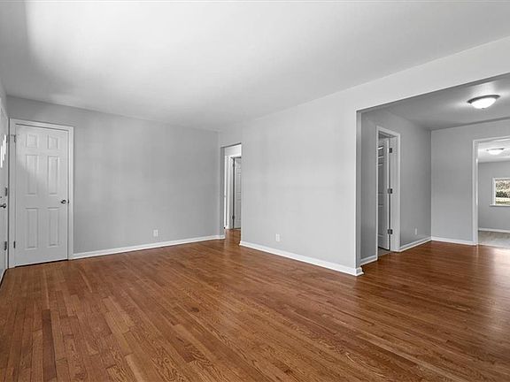 5th image of 10524 Richmond Ave