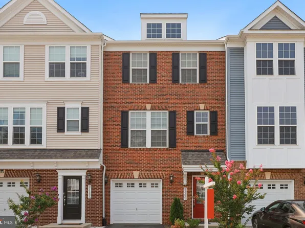 8485 Craggan Ln, Manassas, VA 20109