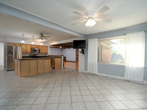 4th image of 5334 Wallace Ave