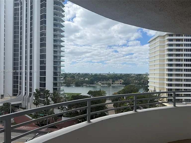 5555 Collins Ave #8R — Photo 13