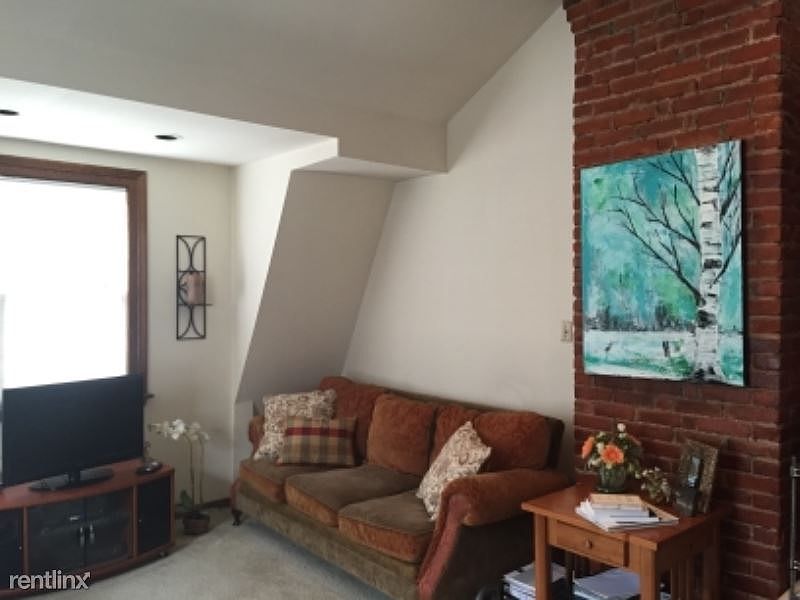 1st image of 1115 N Franklin St APT 3