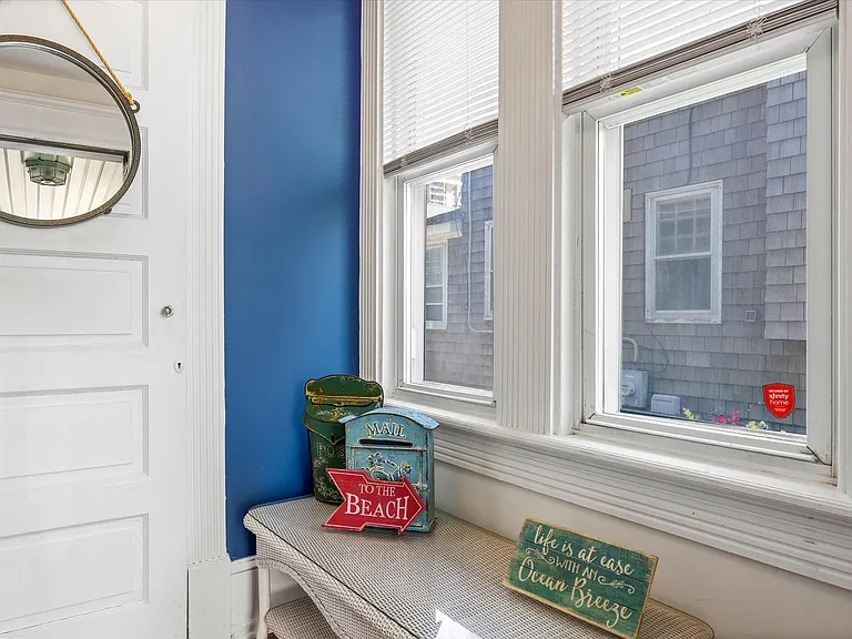 25 S Oakland Ave — Photo 7