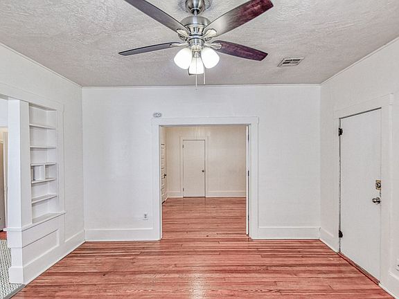 5th image of 711 Jenkins Ave APT 1