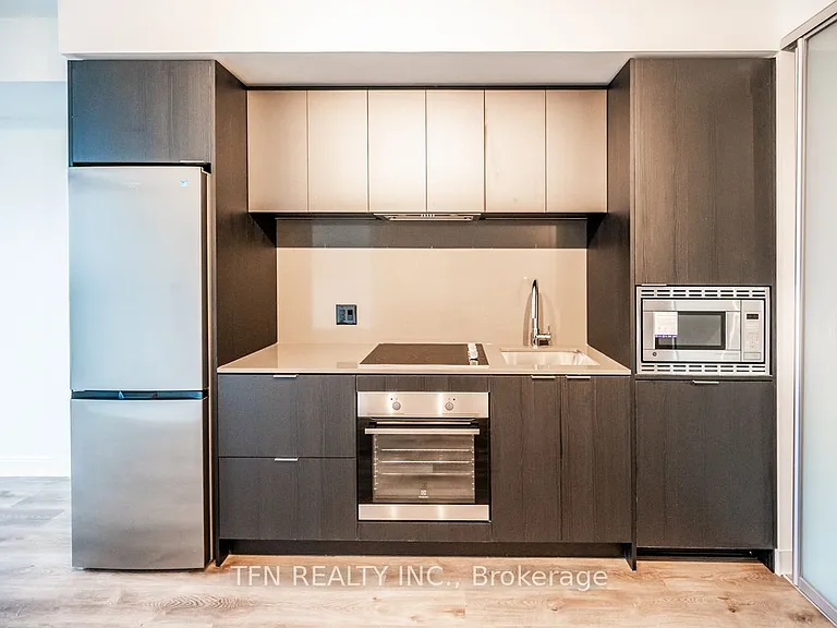 86 Dundas St E #1611 — Photo 20