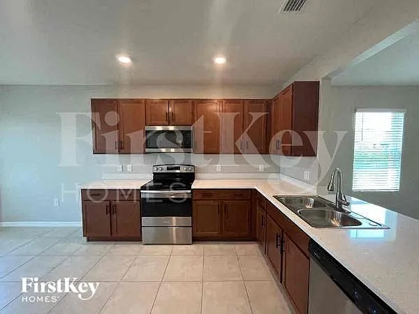 2800 Zaragoza Ct — Photo 5