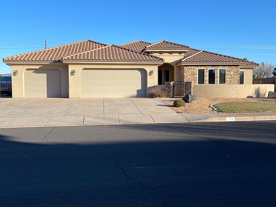 Front view of home