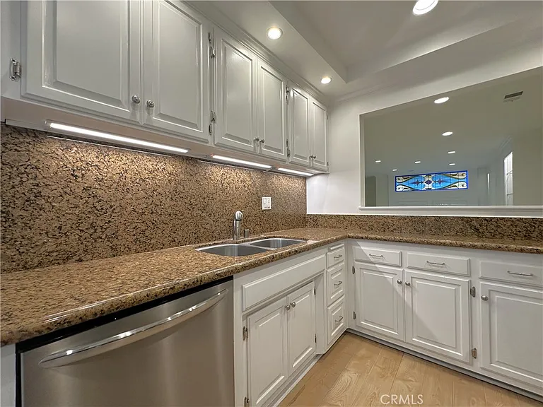 938 Palo Verde Ave — Photo 16