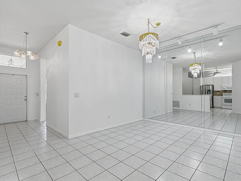 10168 Lombardy Dr #10168 — Photo 7