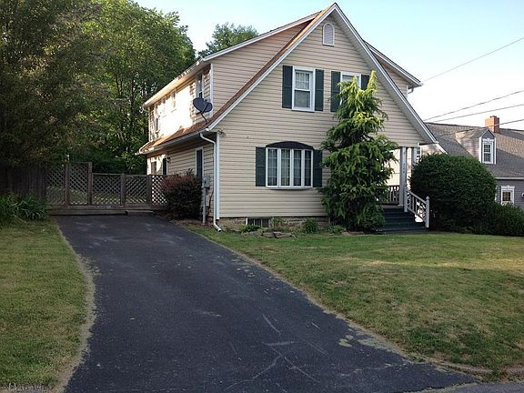 3rd image of 204 Barclay St