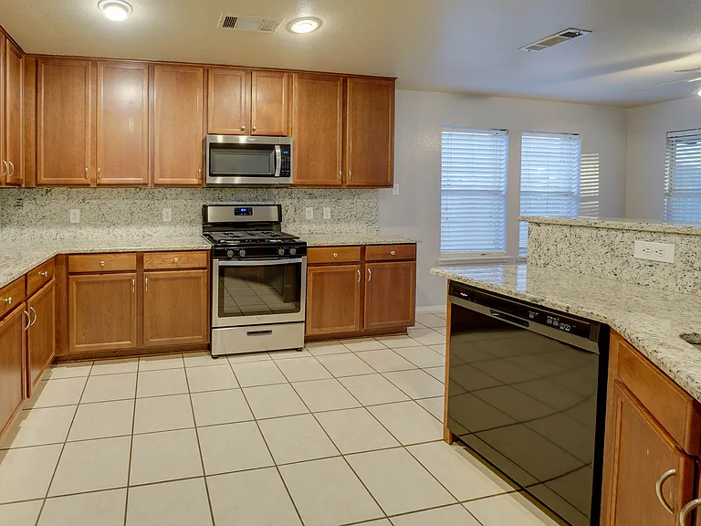 506 Hickory Ln — Photo 19