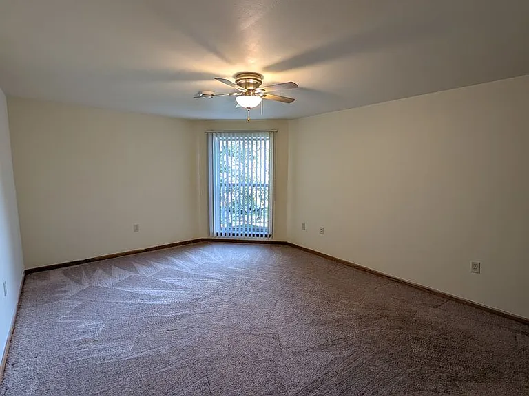Pheasant Run Apartments — Photo 29