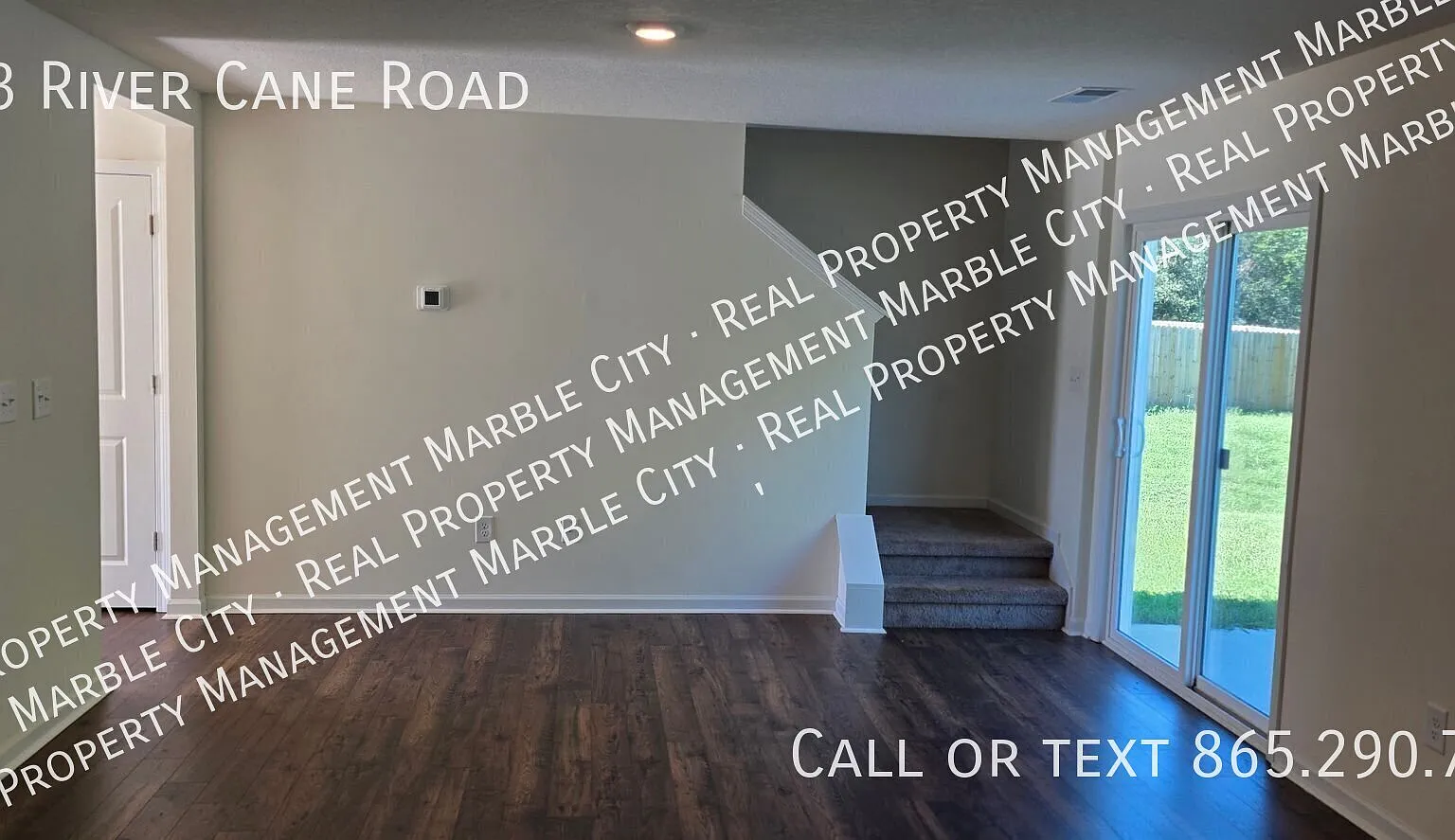 Spacious 3-Bedroom Home with 2-Car Garage in Mascot — Photo 4