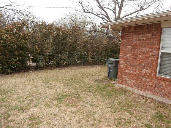 5th image of 310 NW Ferris Ave APT B