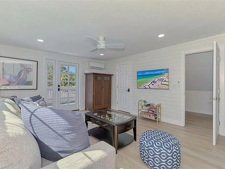1100 Point Of Rocks Rd — Photo 36